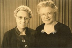 Rosina (grandma) Froese & Marie (Froese) TeKniepe.jpg